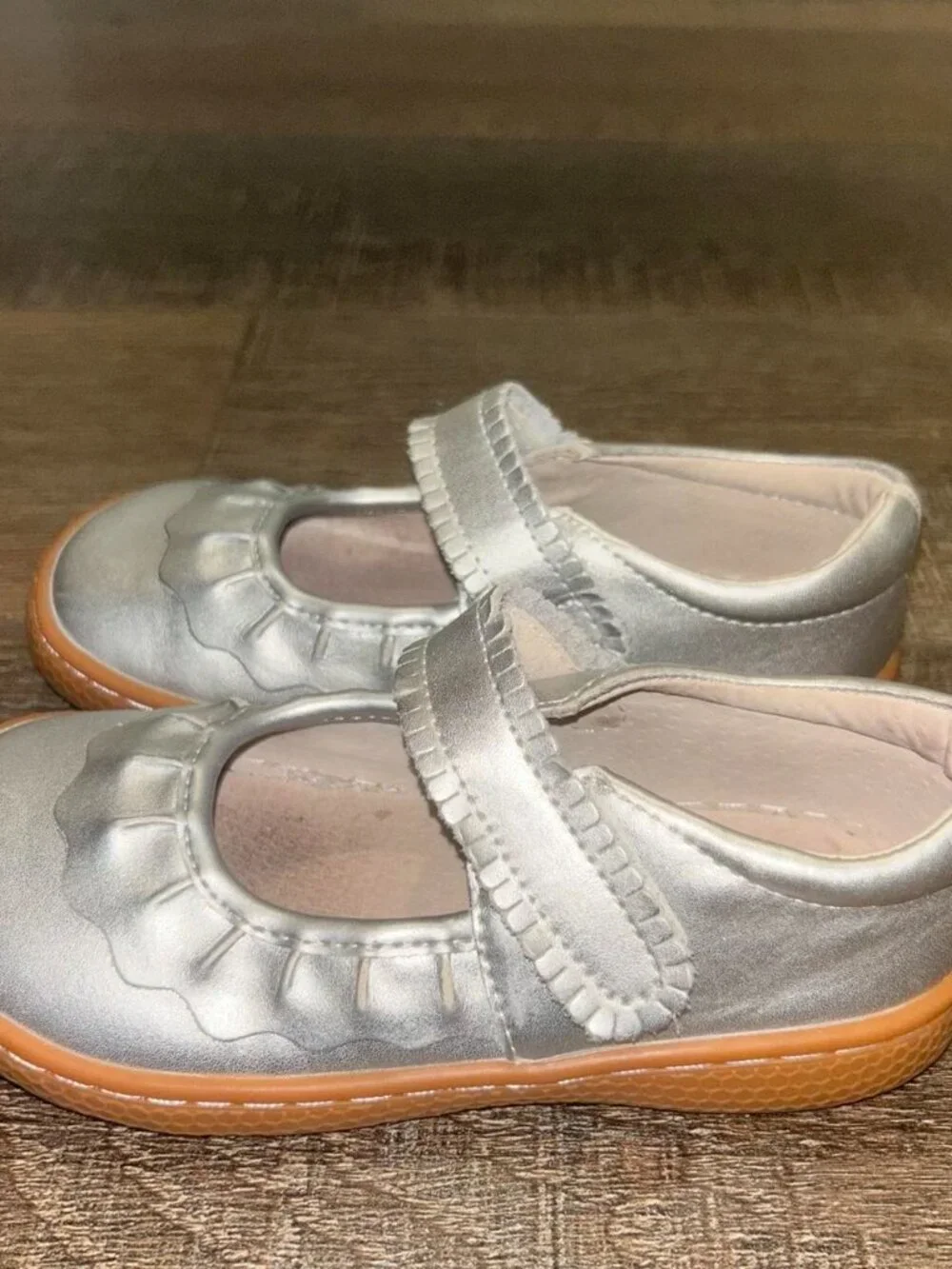 Livie & Luca Silver Flats Girls Size 11